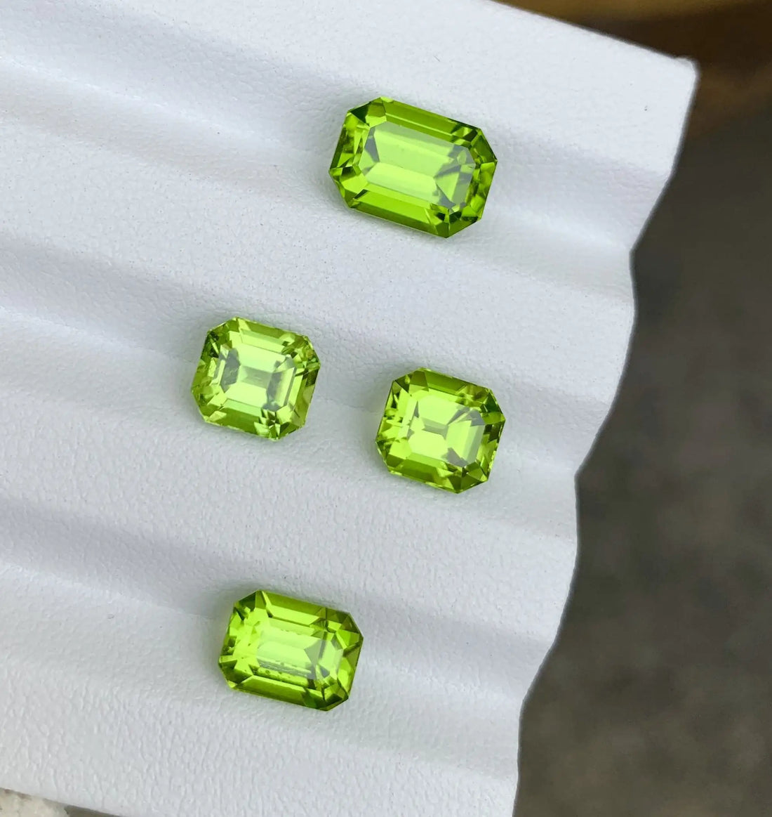 green peridot stone
